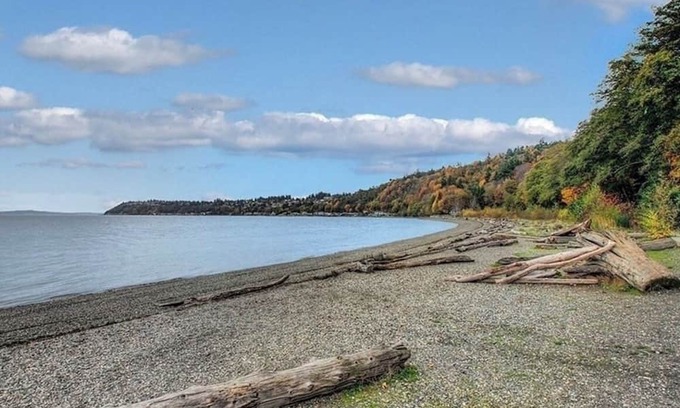 Seattle Metro Area Condominio | 12 miles from Seattle. Puget sound views, beach access, pool, jacuzzi.