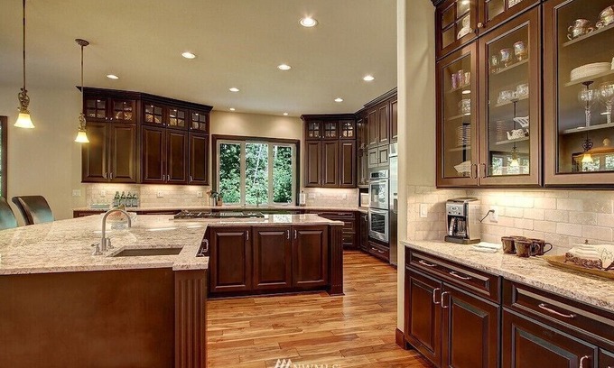 Maltby Casa | Huge Luxury 4-bedroom+ house in Echo lake/Maltby area with WiFi, AC