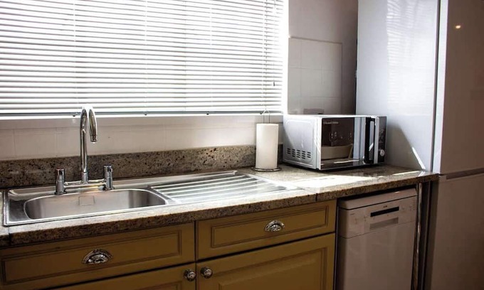 Marlborough Casa | 3-Bed+Parking Space-High Street