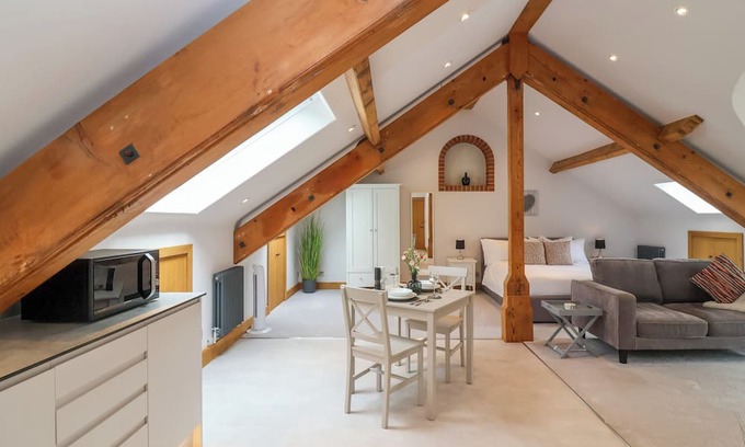 Sherborne Cabaña | THE HIDEOUT, romantic in Sherborne