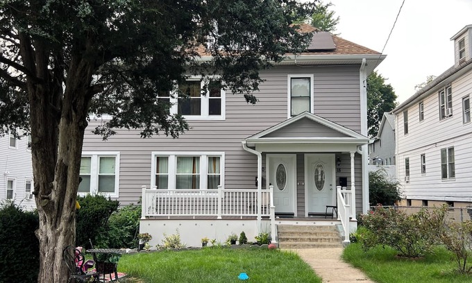 Hartford Casa | Charming 3-bedroom house with WiFi and AC in Hartford