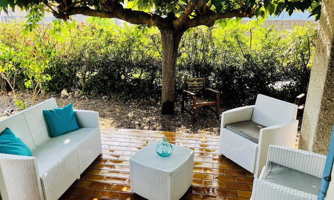 Gallargues-le-Montueux Casa | Large renovated house