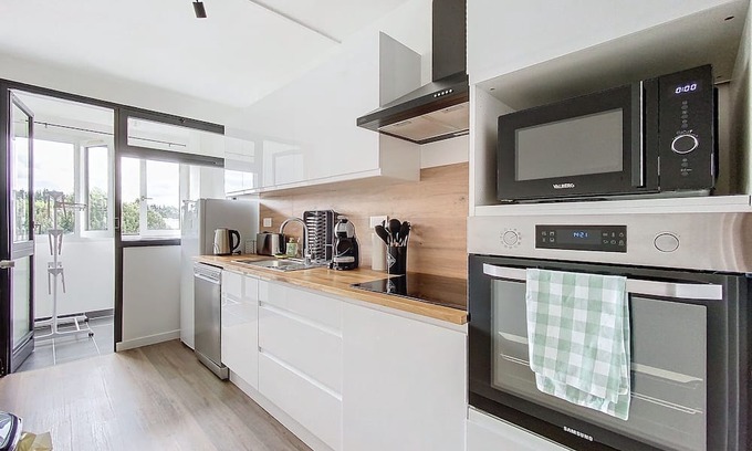 Contrexeville Apartamento | Appartement Charmant Avec Balcon Proche des Thermes