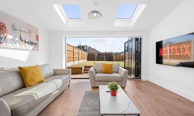 Walkden Casa | Stylish: Luxurious Modern House