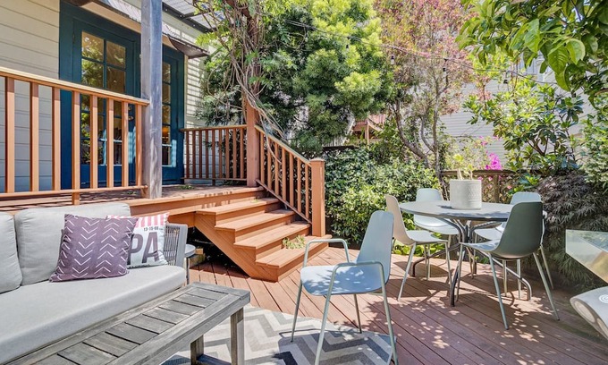 Eureka Valley Casa | 2-level house close to the Castro – amazing views!