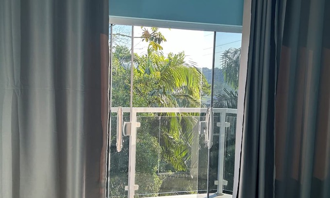 Pariquera-Acu Apartamento | Propriedade Cercada de Muito Verde, Perfeito Para que Busca um Local Tranquilo