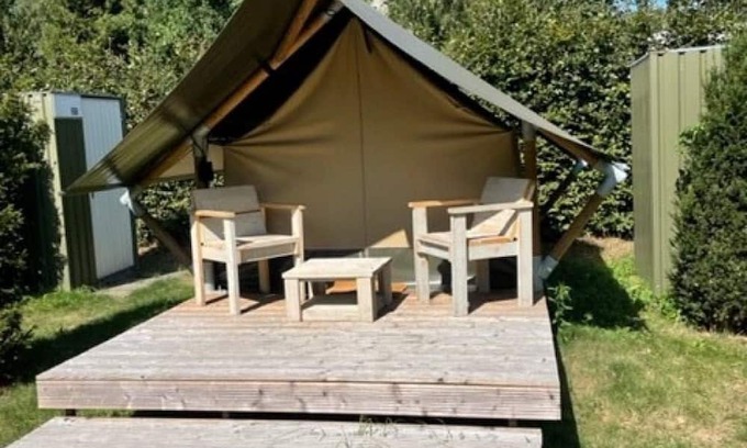 Lieren Casa | Enjoy a charming and comfortable stay in our cozy Safari Tent XS in the Veluwe.