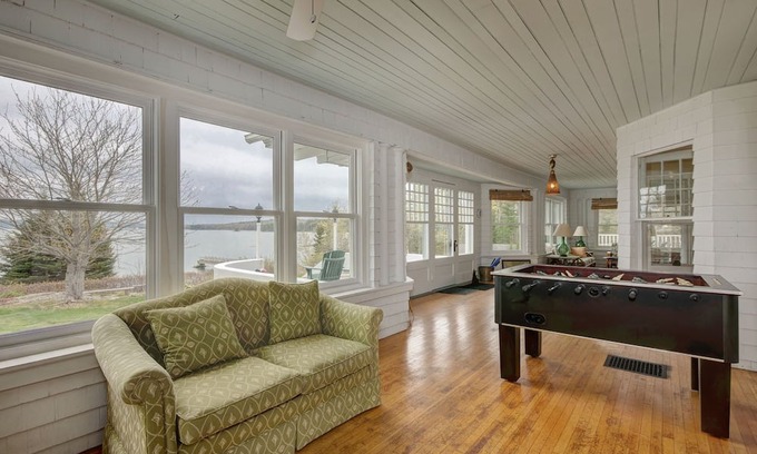 Sullivan Cabaña | Maine 6 BR summer cottage