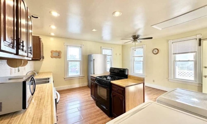 Danville Casa | Charming 3-bedroom townhome with AC, WiFi in enchanting Danville