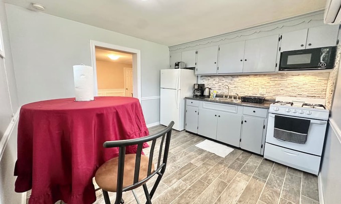 Mechanicsville Apartamento | Cozy Apartment in charming Danville with AC, WiFi