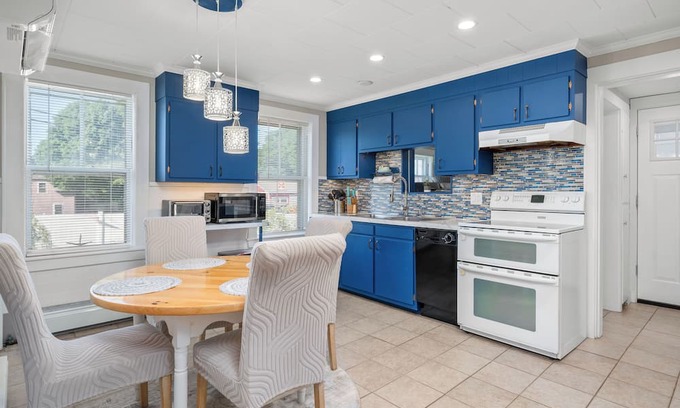 Sagamore Casa | Pool and Playground in Sagamore Ma