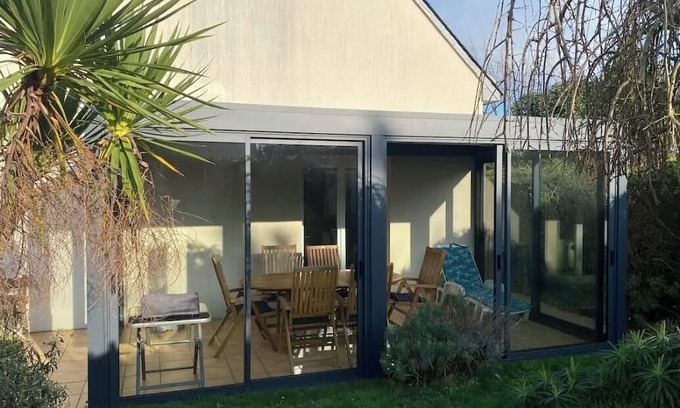Pleherel-Plage-Vieux-Bourg Cabina | Detached house on fenced plot in Pleherel -plage