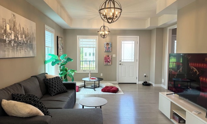 Guelph Casa | Entire Luxury Condo Townhouse