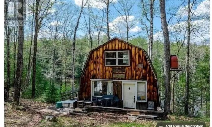 Irondale Cabina | Welcome to Glamor Rustic Retreats, your ideal getaway in Highlands East, Ontario