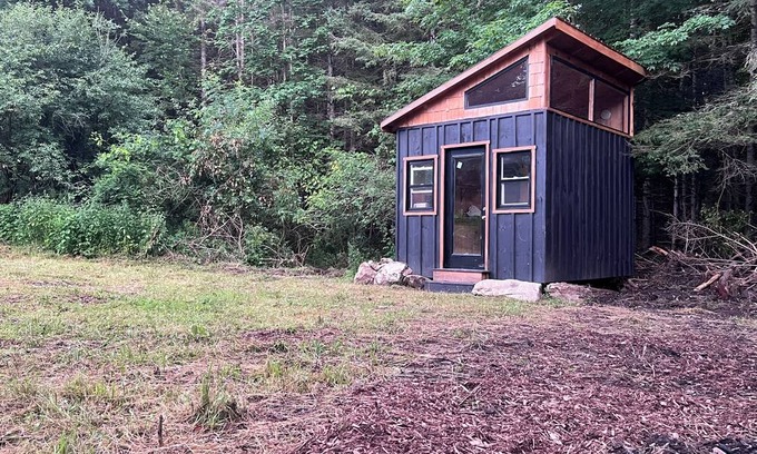 Tay Valley Cabina | Enchanting Tiny Cabin in the Woods!