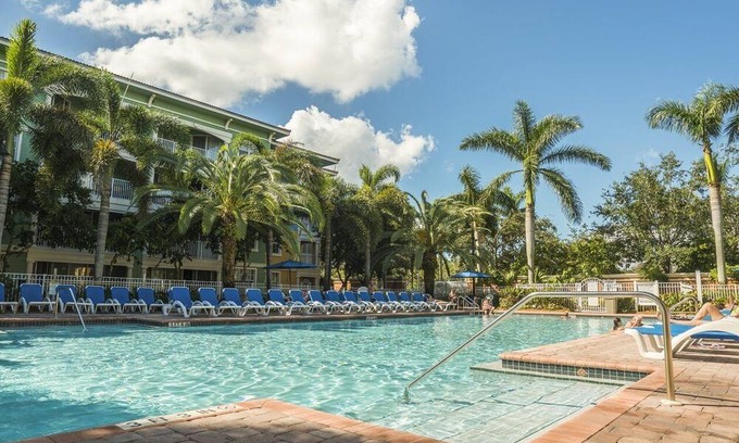 Weston Complejo | Luxury one bedroom and one bathroom unit with full amenities