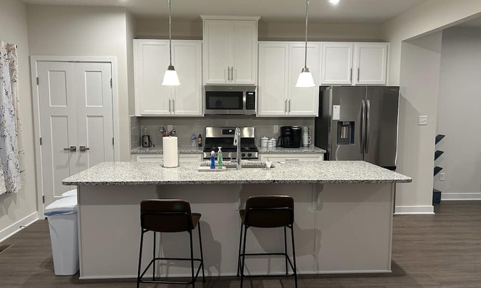 Gibsonia Casa | Newly built 3-bedroom townhome with comfort and style