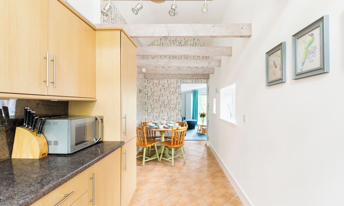 Wickhamford Cabaña | Orchard Dene Cottage. Rural idyll in the north Cotswolds