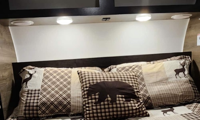 Elgin Casa | "The Glamper" Delivered to your camp spot!