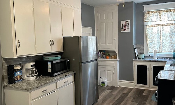Hagerstown Casa | Spacious 4-bedroom home in charming historic Hagerstown, featuring WiFi and AC.
