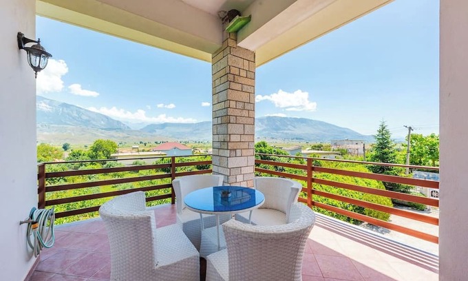 Lazarat Casa | Charming Townhouse with Stunning Views