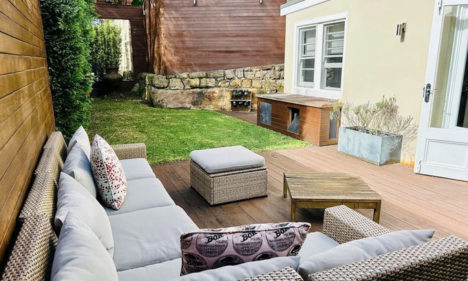 Cremorne Apartamento | Modern, private garden apartment. 5 mins from beach. Pet friendly!