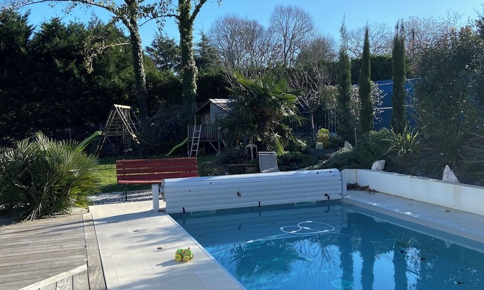 Mouguerre Casa | Family home with heated pool just outside Bayonne /Mouguerre