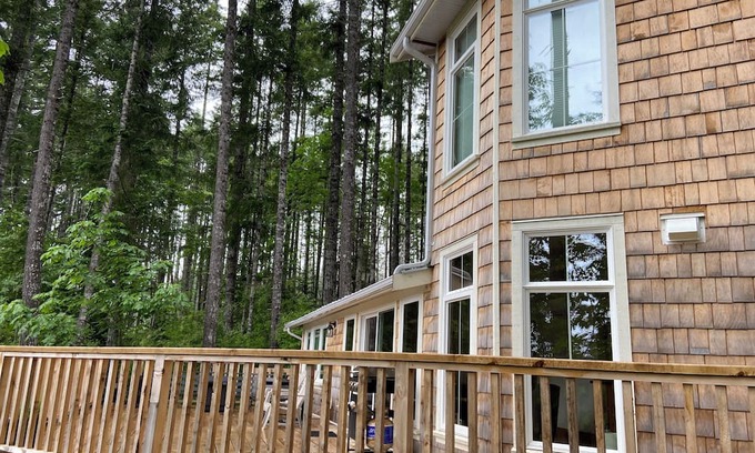 Port Alberni Cabaña | Unique West coast Cottage Nestled in the Woods