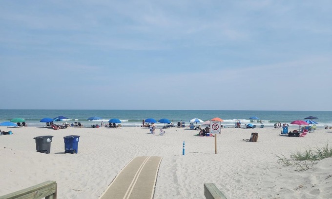 Myrtle Beach Casa | Charming 3-bedroom house with WiFi, AC in marvelous Myrtle Beach