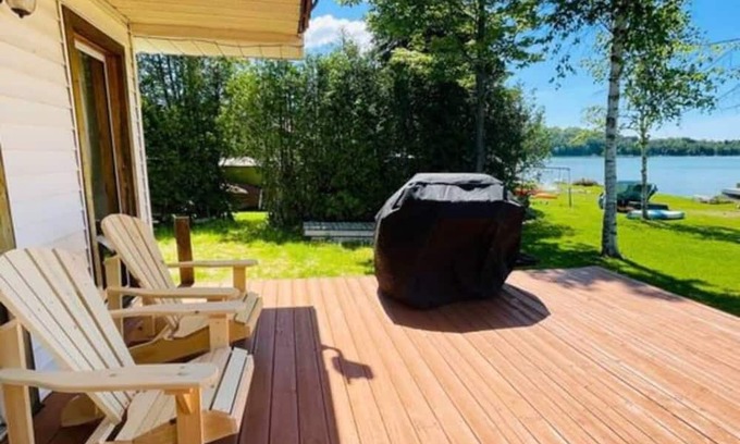 Colborne Casa | Alicia Bliss Lakefront