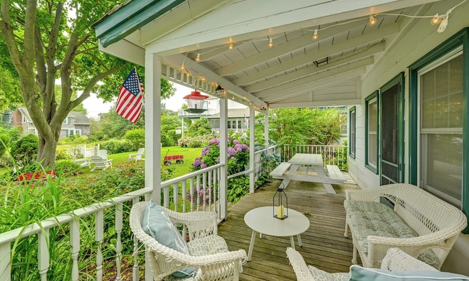 New Suffolk Cabaña | Enchanting North Fork Garden Cottage w/Water View