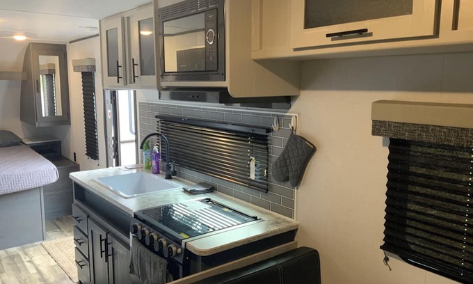 Fort Walton Beach Casa | Cozy RV with WiFi and AC in Welcoming Fort Walton Beach