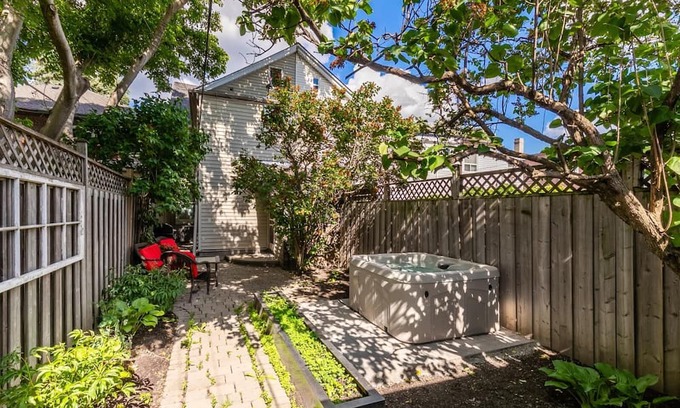 Little Italy Villa | GLOBALSTAY. Cozy 5 Bedroom house in Downtown Toronto