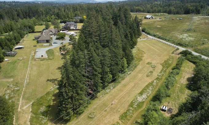Regional District of Nanaimo Alquiler De RV | Windrush Country Estate nRV Site 1 nNo services - self contained