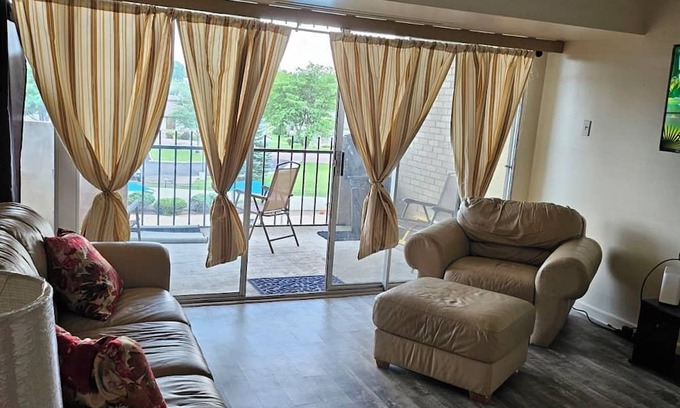 Southeast Colorado Springs Condominio | Home Away From Home , Cozy condo with AC and WiFi in lovely Colorado Springs,