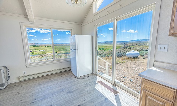 Craig Otro | Hunters- 2bdrm farmhouse b/t Duffy Mountain & Juniper Mountain w/Yampa River.