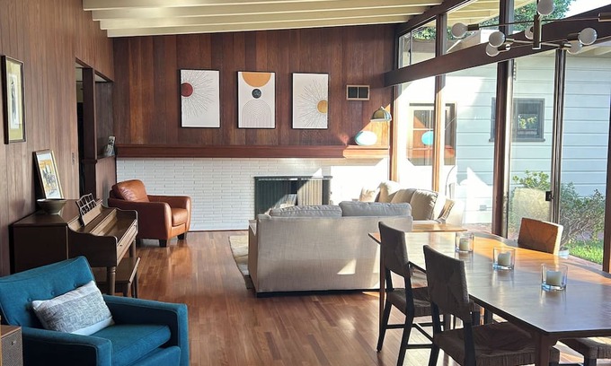 Downey Casa | Spacious 4-bedroom house in fabulous Downey with AC, WiFi. Close to Disneyland.