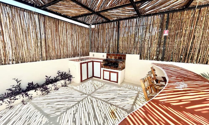 Tohoku Apartamento | Tropical Escape - 10 minutes walk to the beach