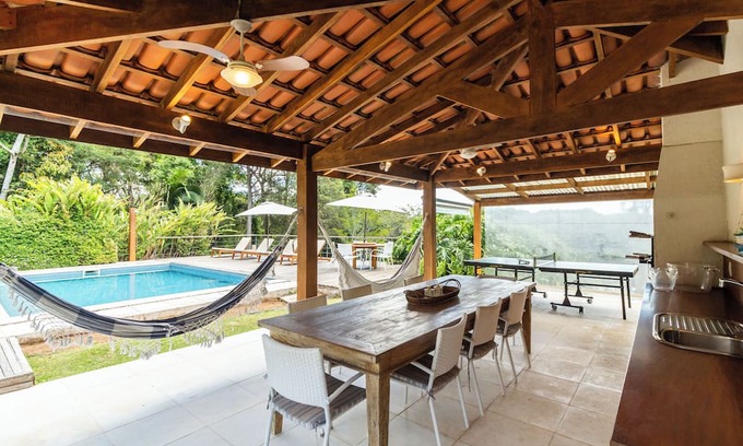 Ibiuna Cabaña | Paraíso à Beira da Represa: Casa Luxuosa com Piscina no Veleiros de Ibiúna!