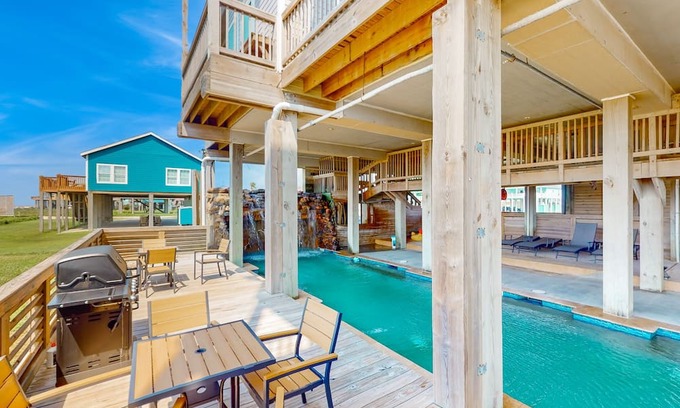 Gilchrist Apartamento | Beachfront studio w/ ample outdoor activities & stunning views