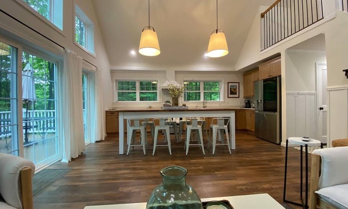 Treasure Lake Casa | NEW! Lake view newly built home on Bimini in Treasure Lake!