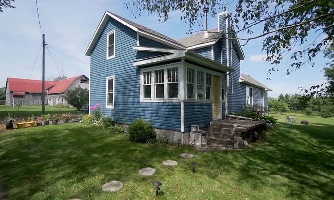 Cramahe Otro | Entire Farmhouse - 1.5 Hrs from Toronto