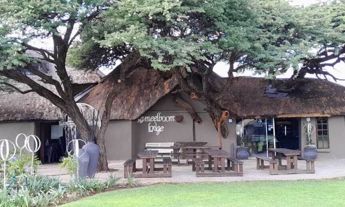 Vryburg Cabina | kameelboom lodge