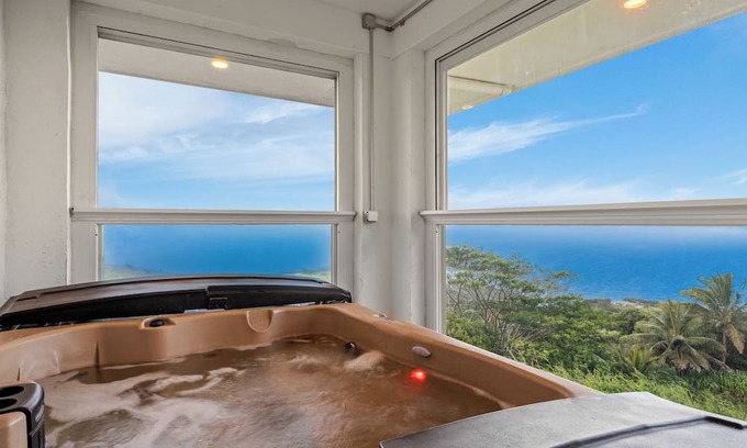 Wailuku Casa | Large House on Maui