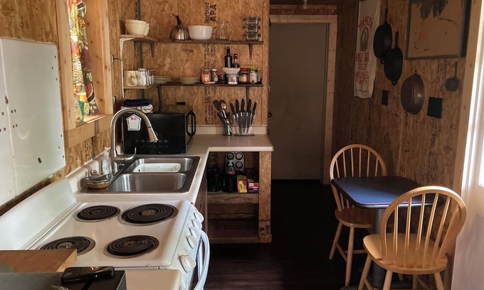 Elmendorf Casa | Tiny Bungalow nestled in forest! 20 minutes from downtown San Antonio!
