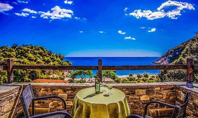 Papa Nero Apartamento | Beachfront Pelion Getaway - Cozy Summer Abode