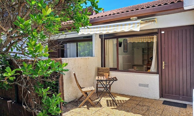 Lit-et-Mixe Apartamento | Comfortable studio close to shops and oceans