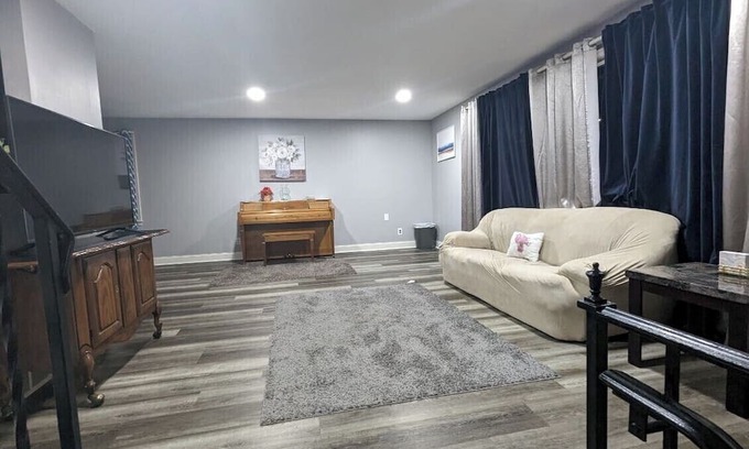 East York Casa | Haines Acres Meadow Retreat