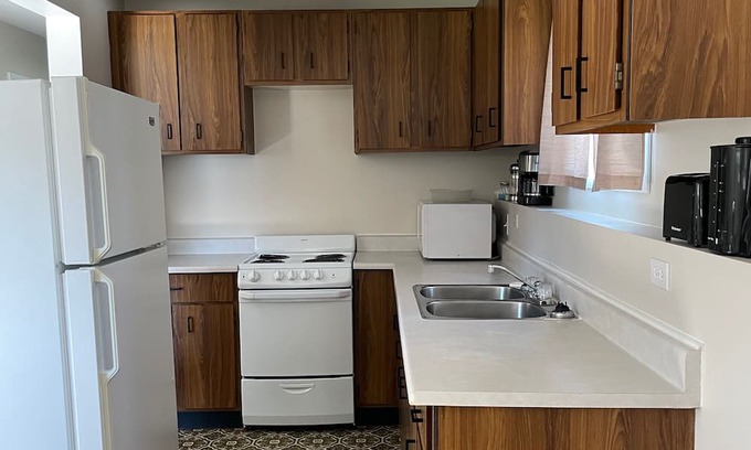Grand Forks Apartamento | Spacious One Bedroom Suite Central Grand Forks BC