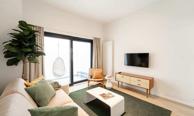 Berchem Casa | Spacious 3-Bedroom Home in Berchem -Sleeps 8!